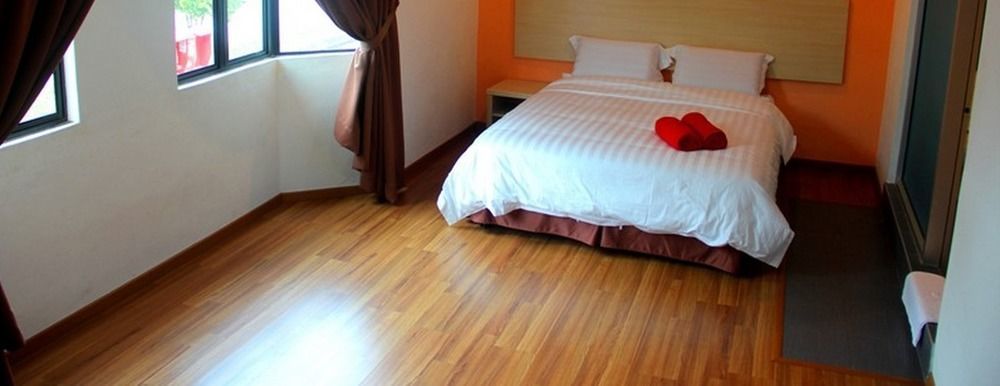 Oyo 1158 906 Airport Hotell Malacca Exteriör bild