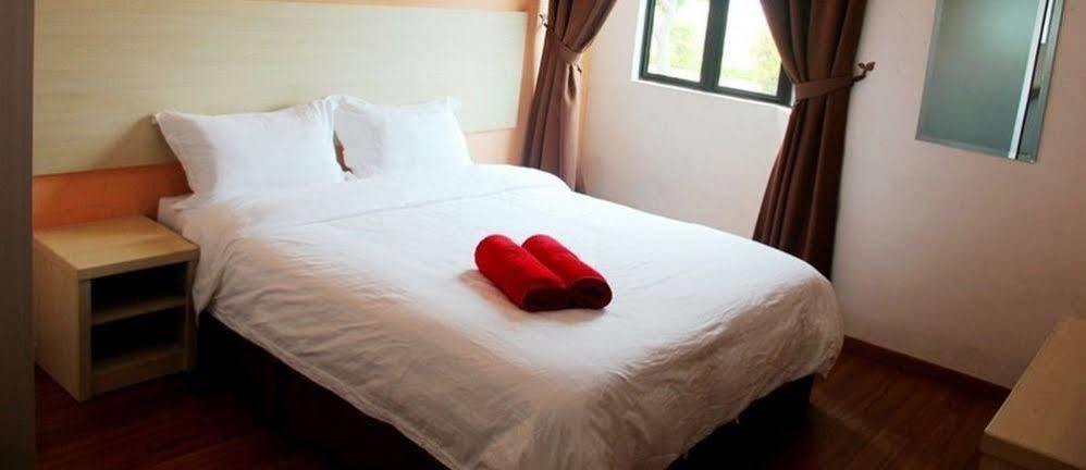 Oyo 1158 906 Airport Hotell Malacca Exteriör bild