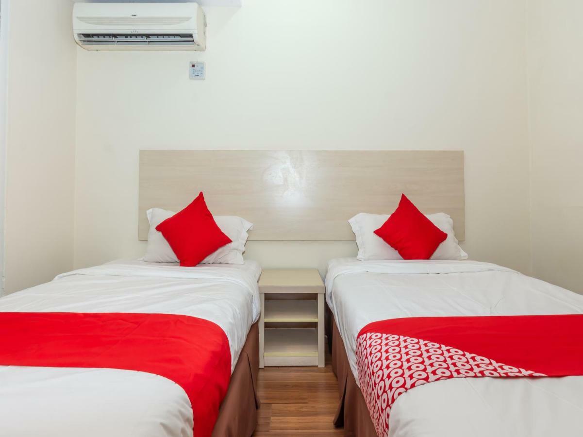 Oyo 1158 906 Airport Hotell Malacca Exteriör bild
