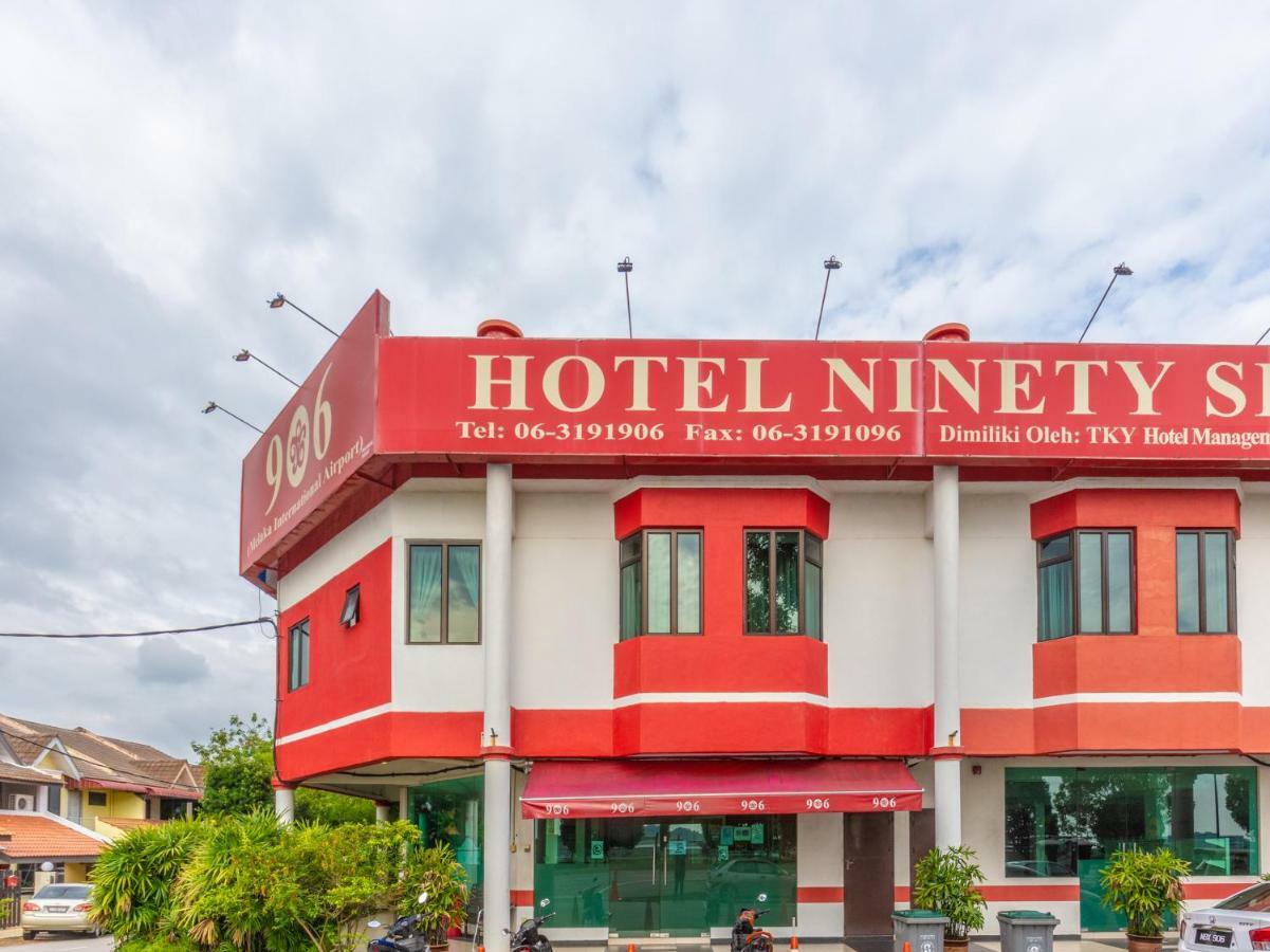 Oyo 1158 906 Airport Hotell Malacca Exteriör bild