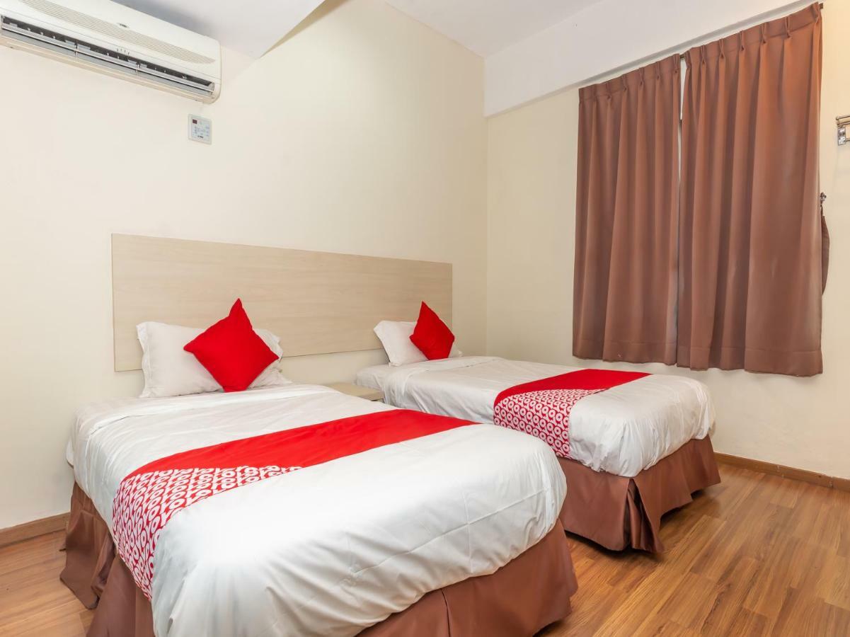 Oyo 1158 906 Airport Hotell Malacca Exteriör bild