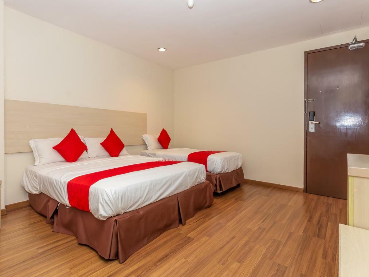Oyo 1158 906 Airport Hotell Malacca Exteriör bild