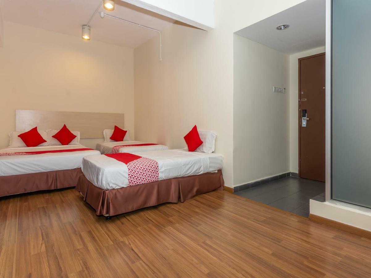 Oyo 1158 906 Airport Hotell Malacca Exteriör bild