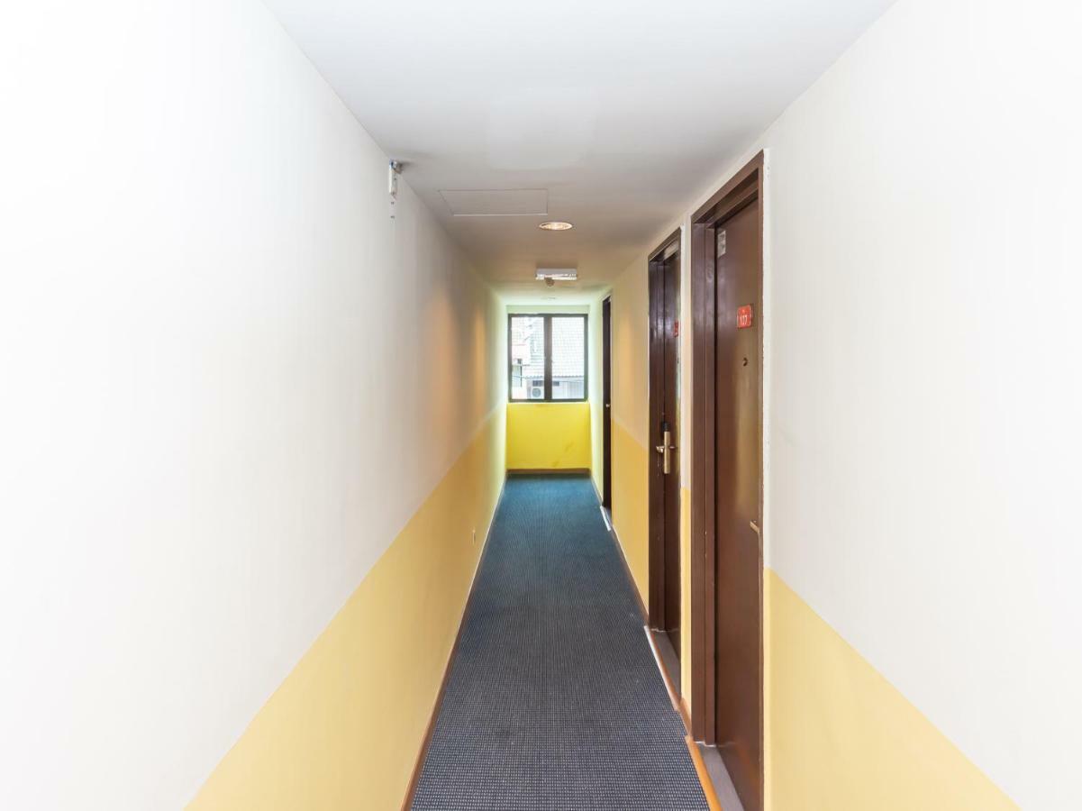 Oyo 1158 906 Airport Hotell Malacca Exteriör bild