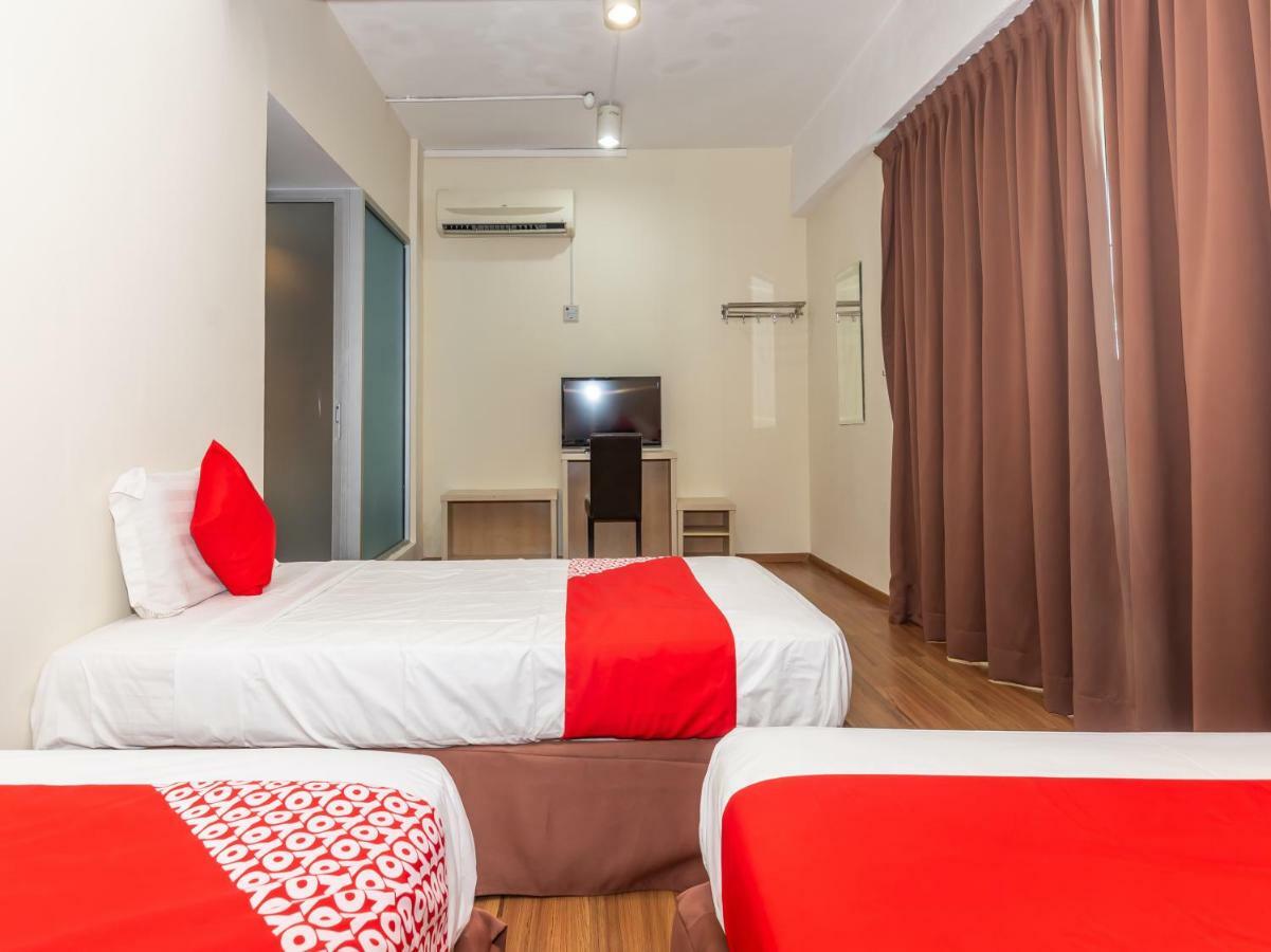 Oyo 1158 906 Airport Hotell Malacca Exteriör bild
