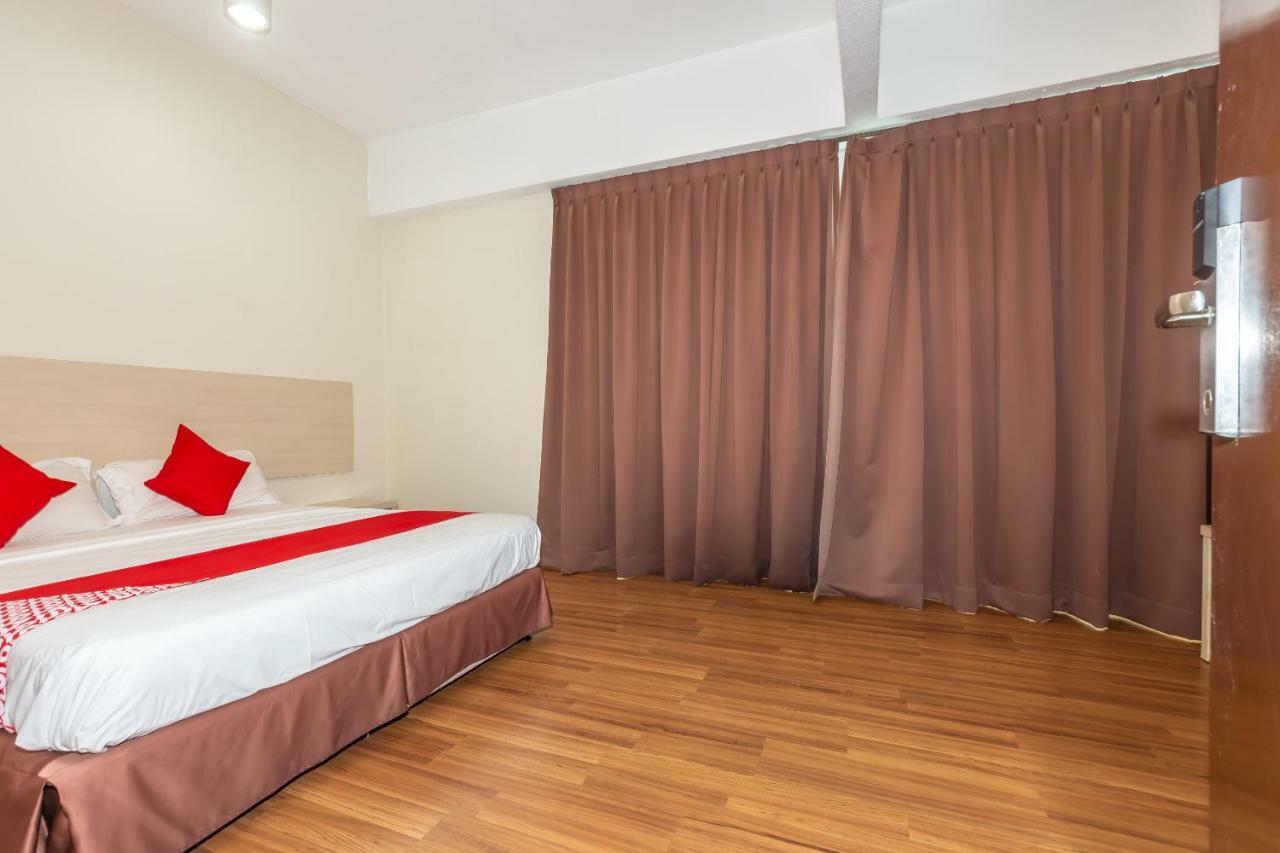 Oyo 1158 906 Airport Hotell Malacca Exteriör bild