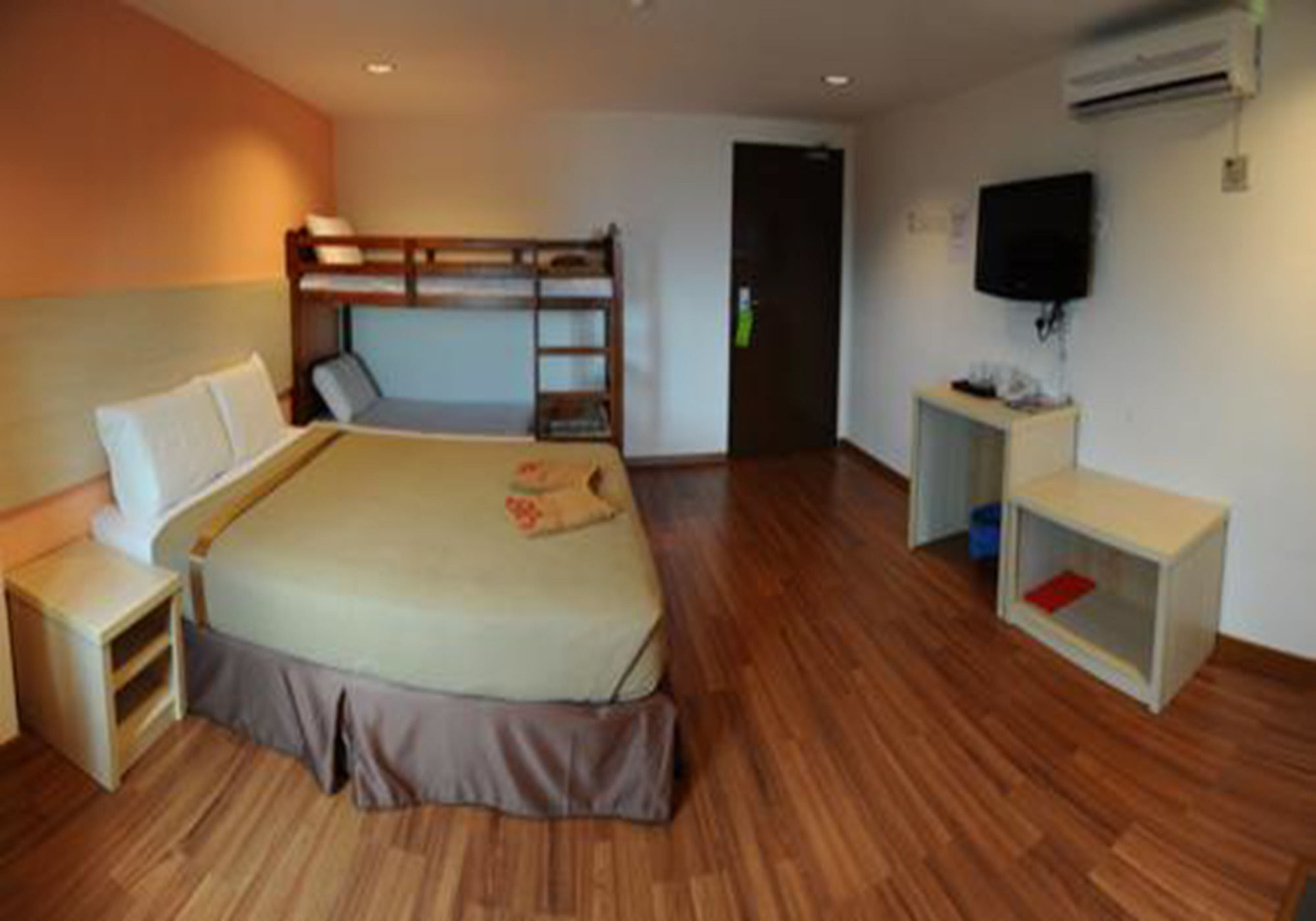 Oyo 1158 906 Airport Hotell Malacca Exteriör bild